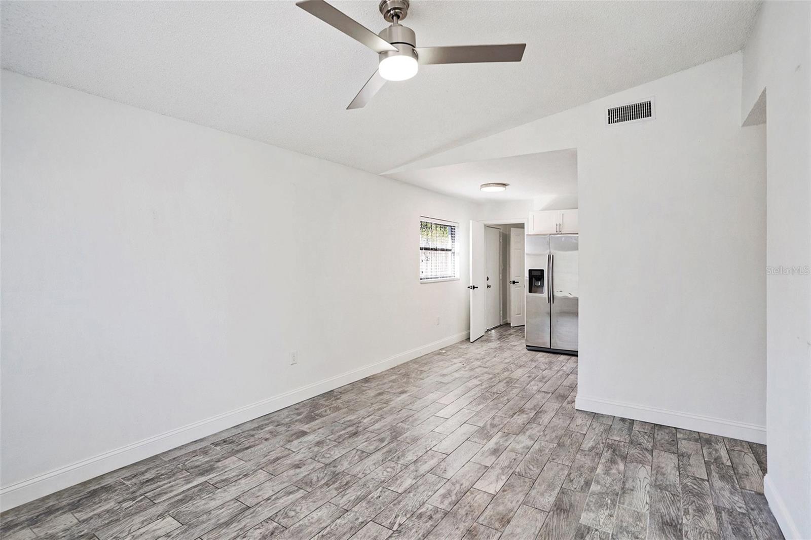 Image 3 of 15 For 8520 Branch Avenue