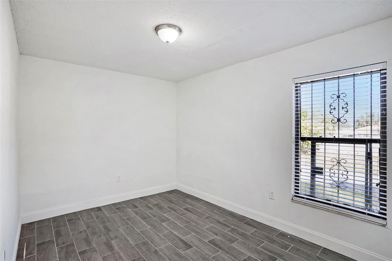 Image 9 of 15 For 8520 Branch Avenue