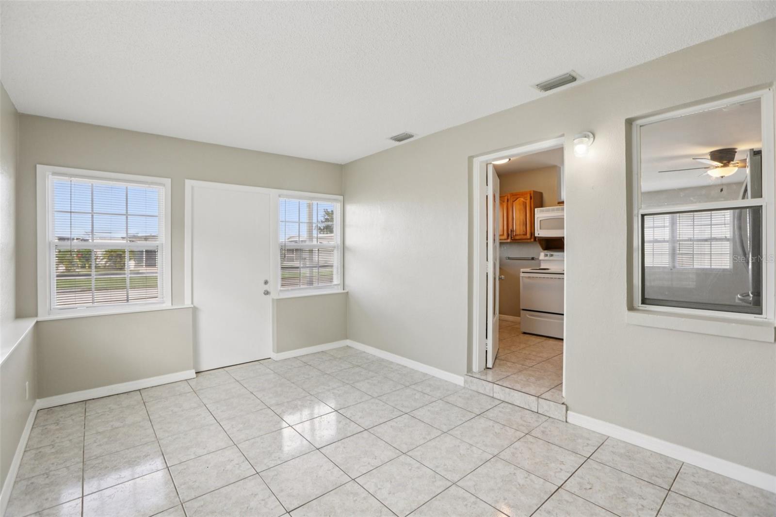 Image 25 of 38 For 350 51st Avenue N