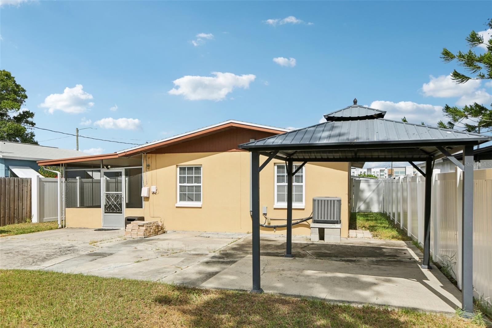 Image 9 of 38 For 350 51st Avenue N