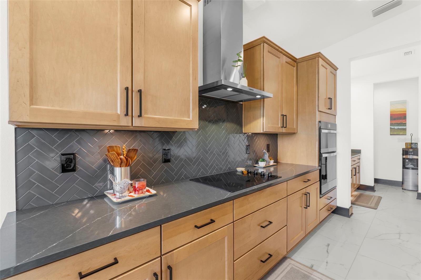 Image 16 of 50 For 8756 Windlass Cove