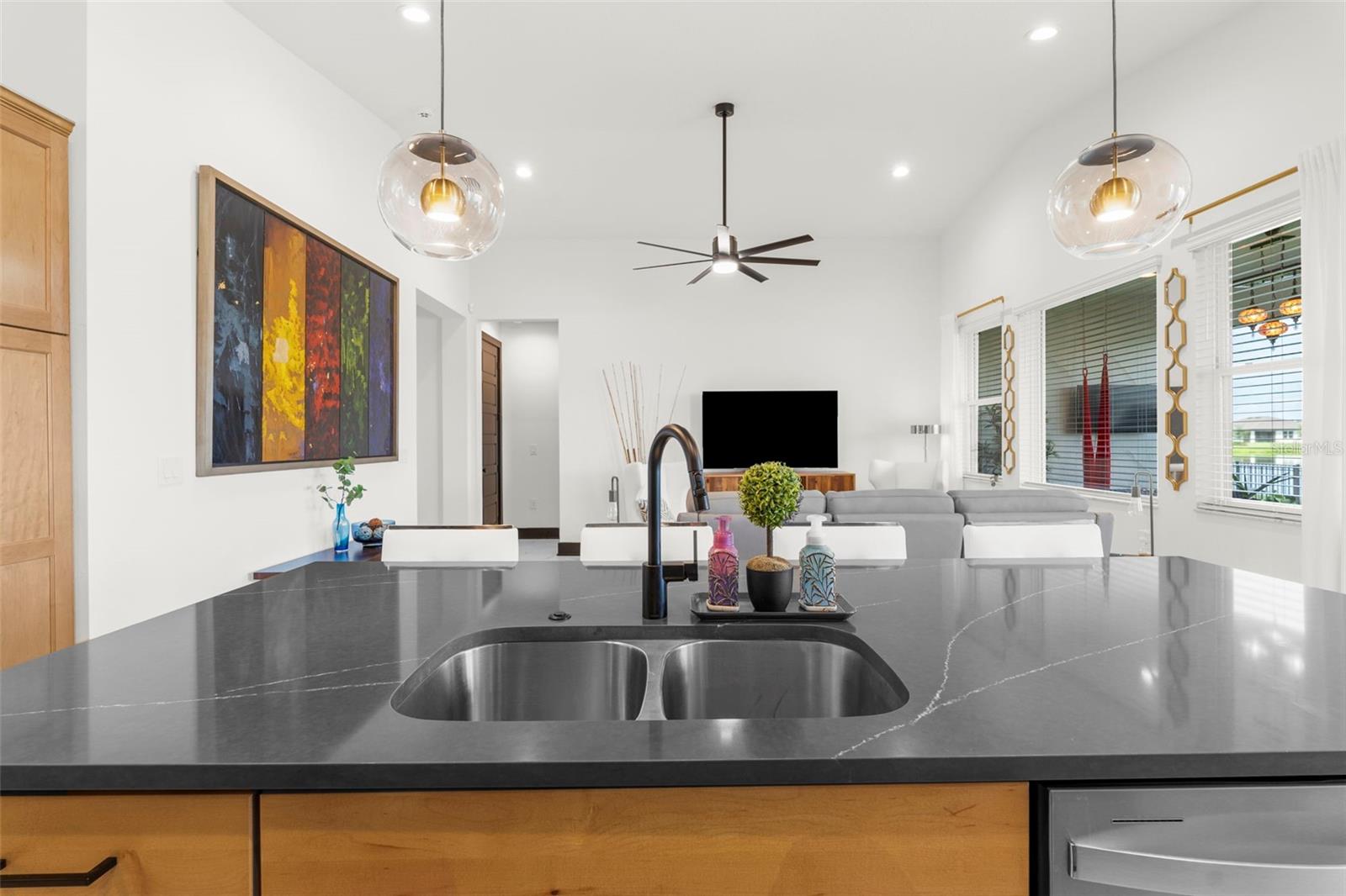 Image 18 of 50 For 8756 Windlass Cove