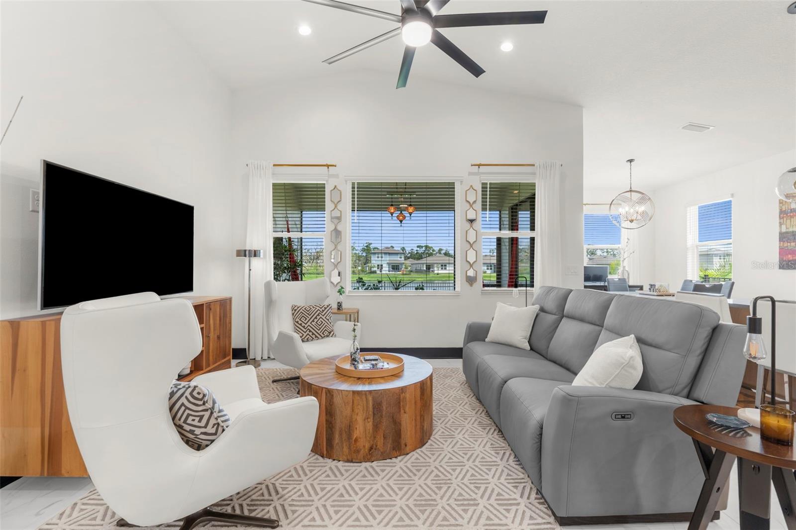 Image 26 of 50 For 8756 Windlass Cove