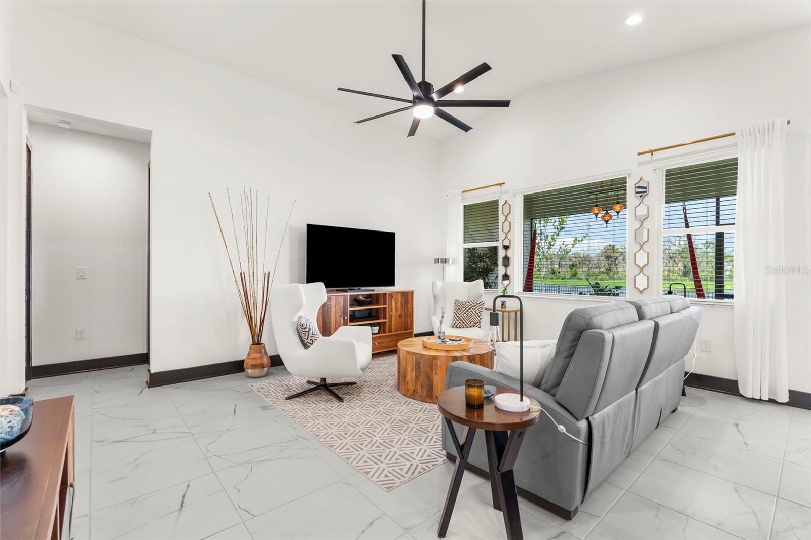 Image 27 of 50 For 8756 Windlass Cove