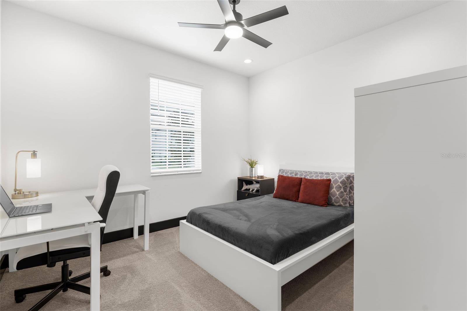 Image 29 of 50 For 8756 Windlass Cove