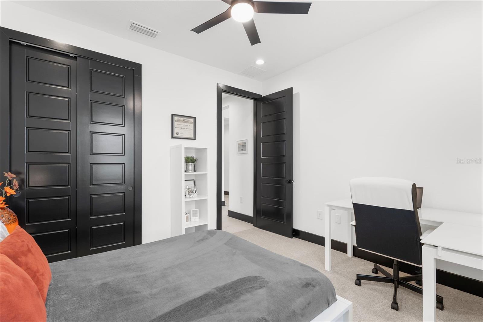 Image 30 of 50 For 8756 Windlass Cove