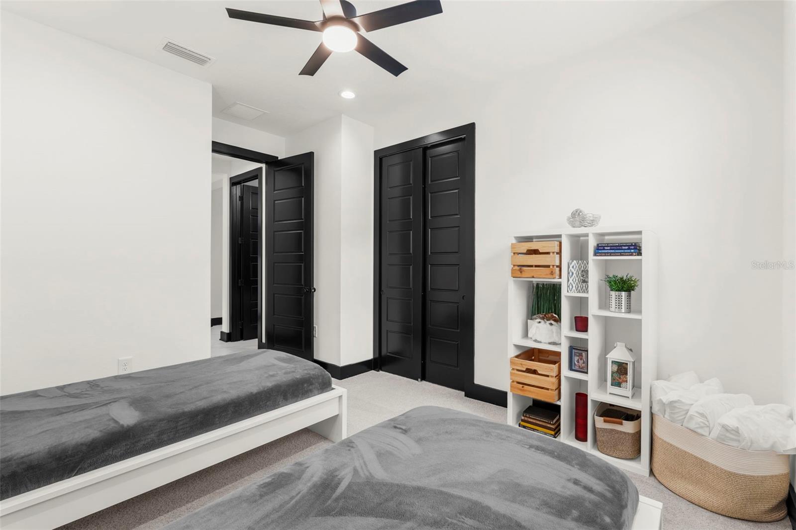 Image 37 of 50 For 8756 Windlass Cove