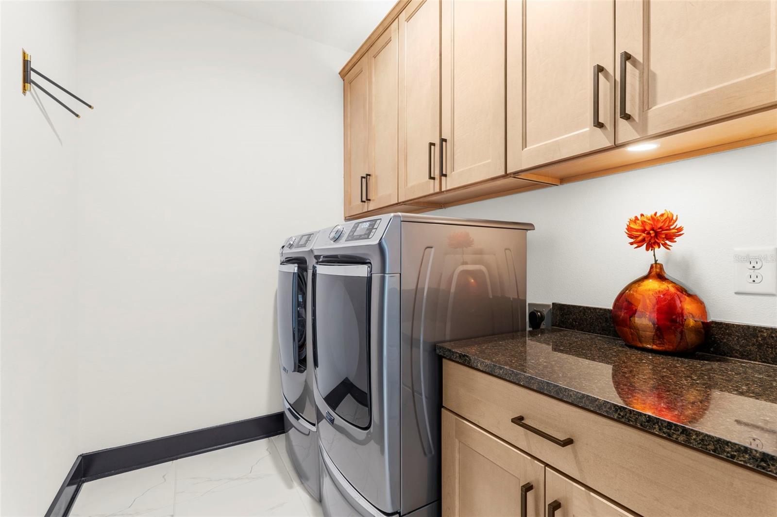 Image 38 of 50 For 8756 Windlass Cove