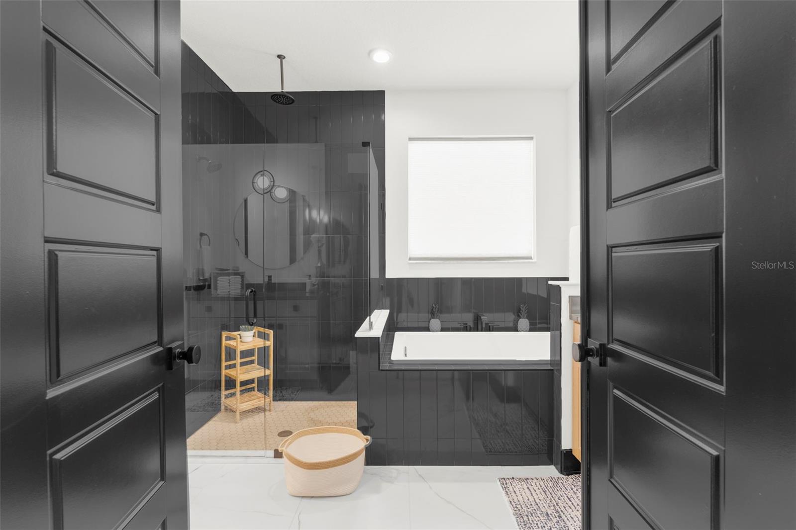 Image 40 of 50 For 8756 Windlass Cove