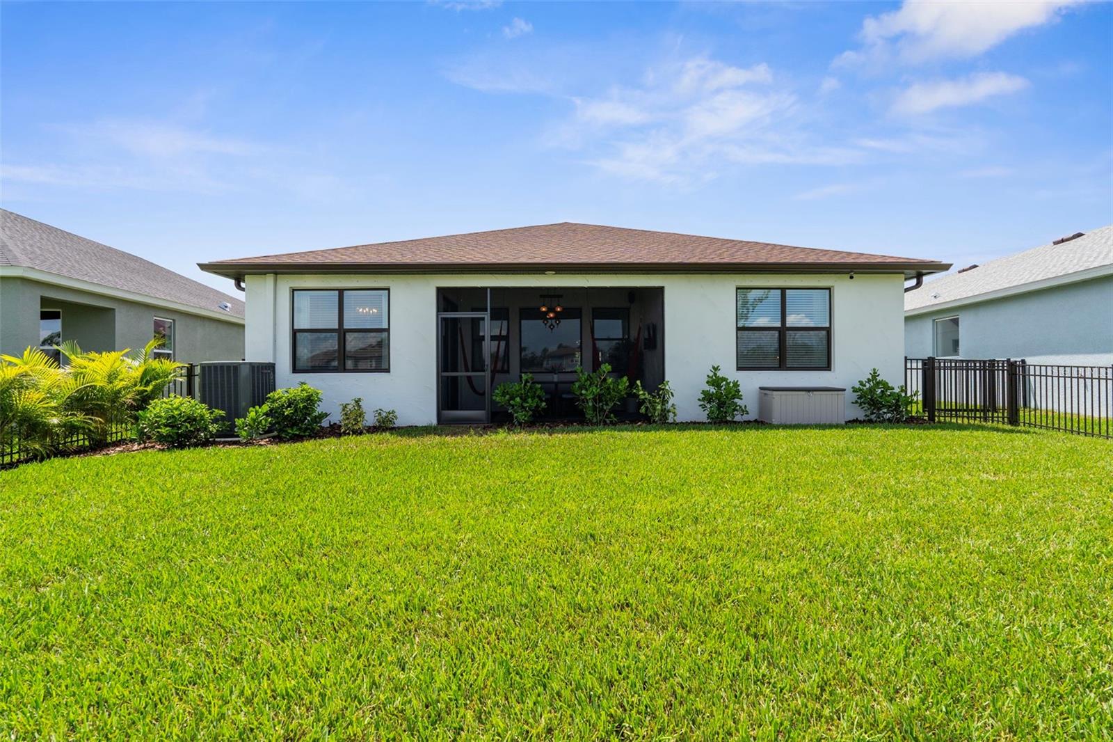 Image 6 of 50 For 8756 Windlass Cove