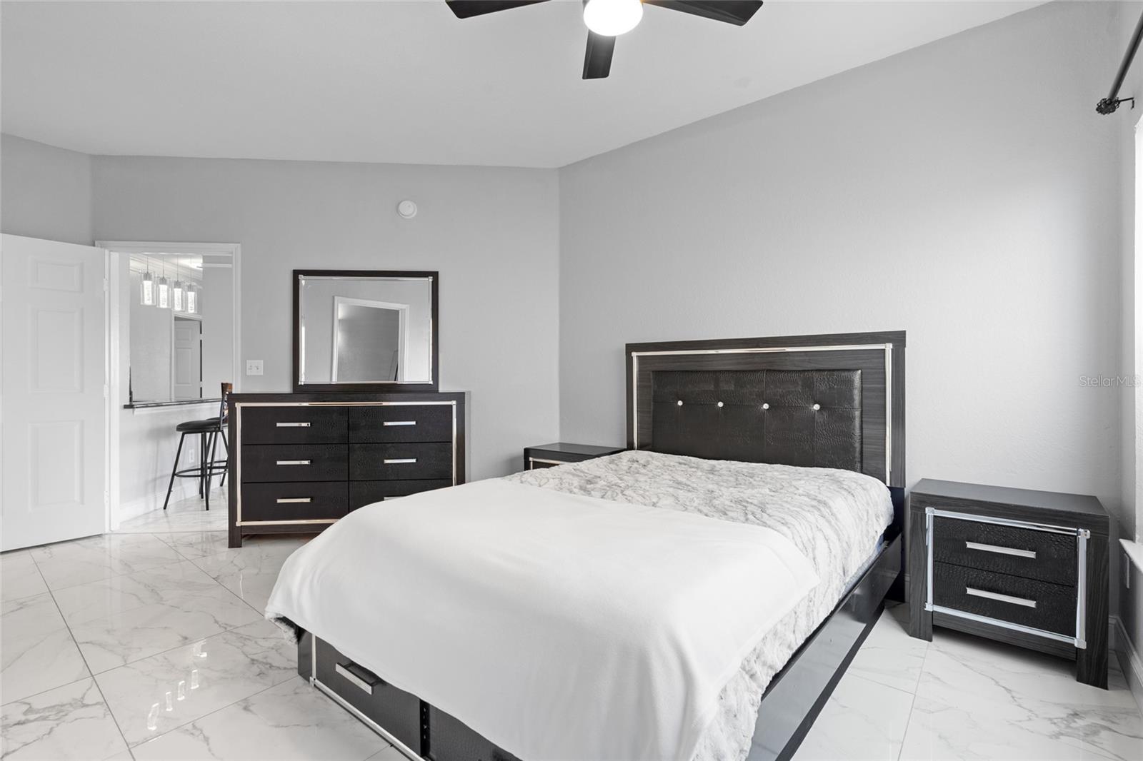 Image 19 of 36 For 4333 Bayside Village Drive 110