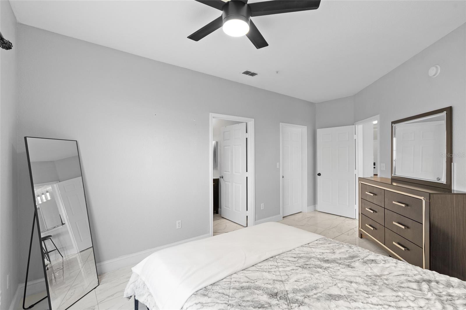 Image 20 of 36 For 4333 Bayside Village Drive 110