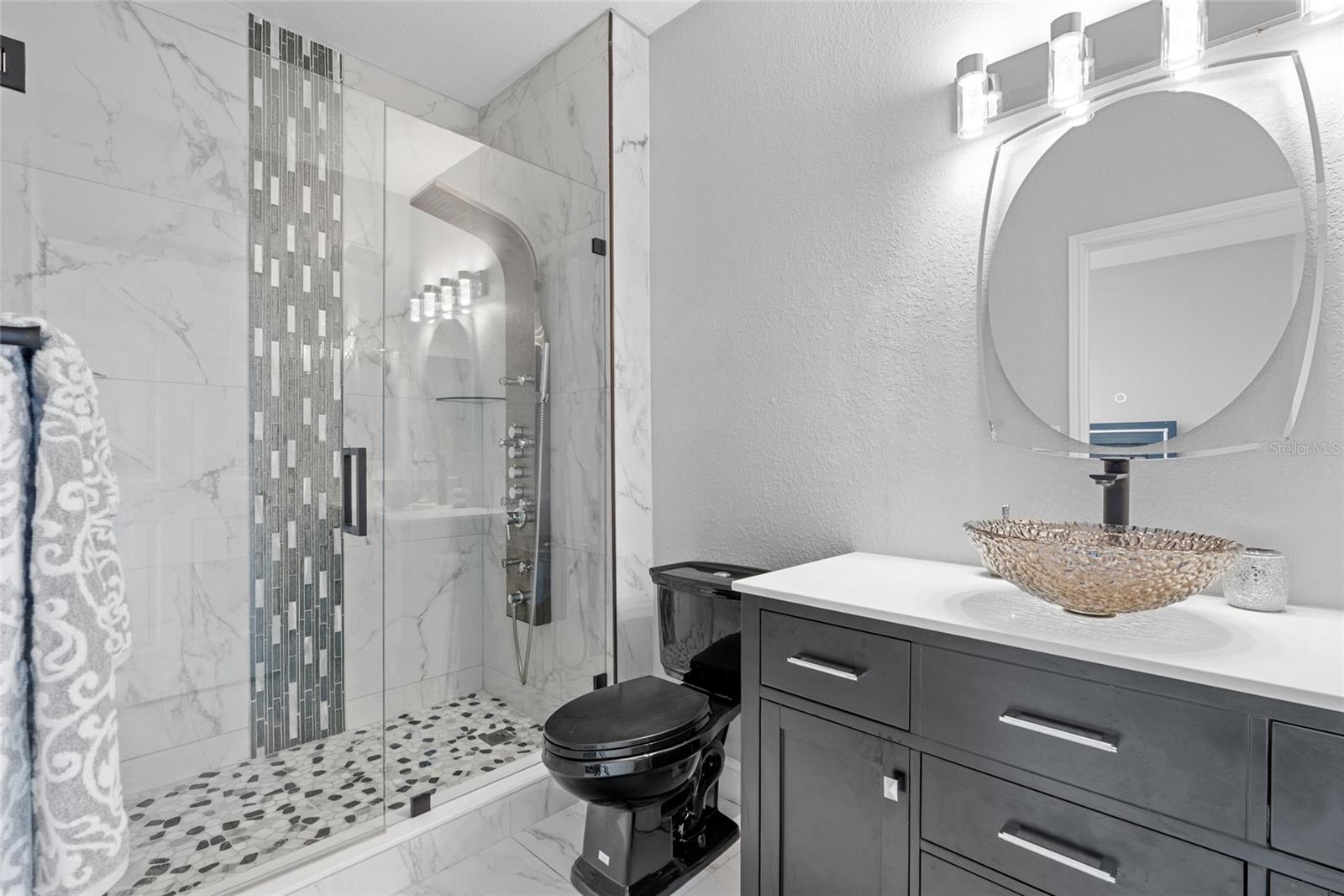 Image 21 of 36 For 4333 Bayside Village Drive 110