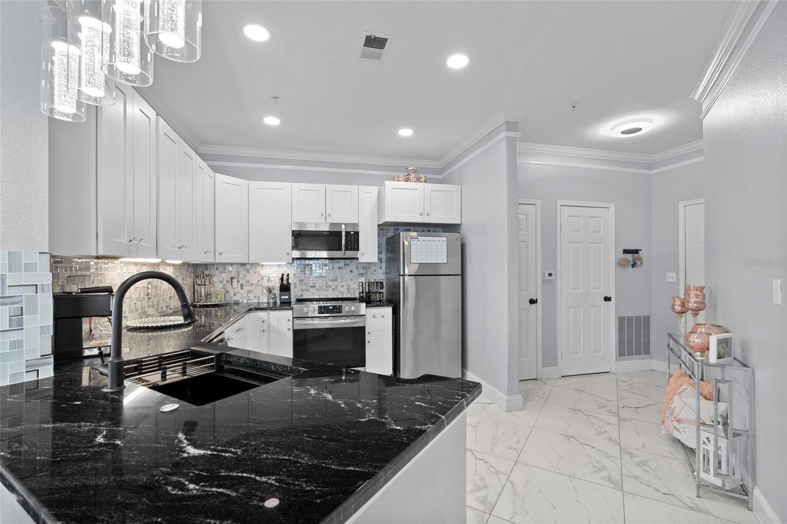 Image 5 of 36 For 4333 Bayside Village Drive 110