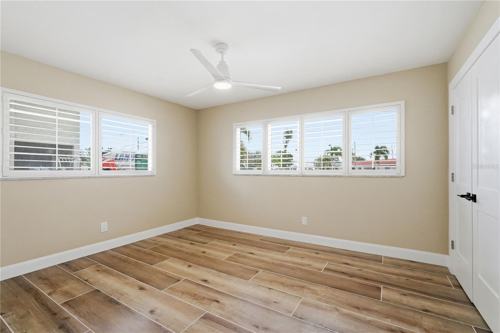 Image 11 of 22 For 1391 Sea Gull Drive S