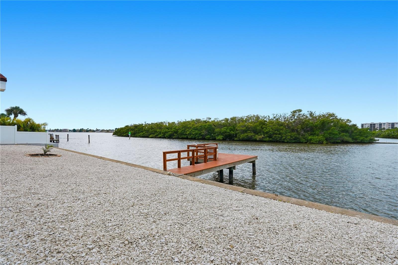 Image 18 of 22 For 1391 Sea Gull Drive S