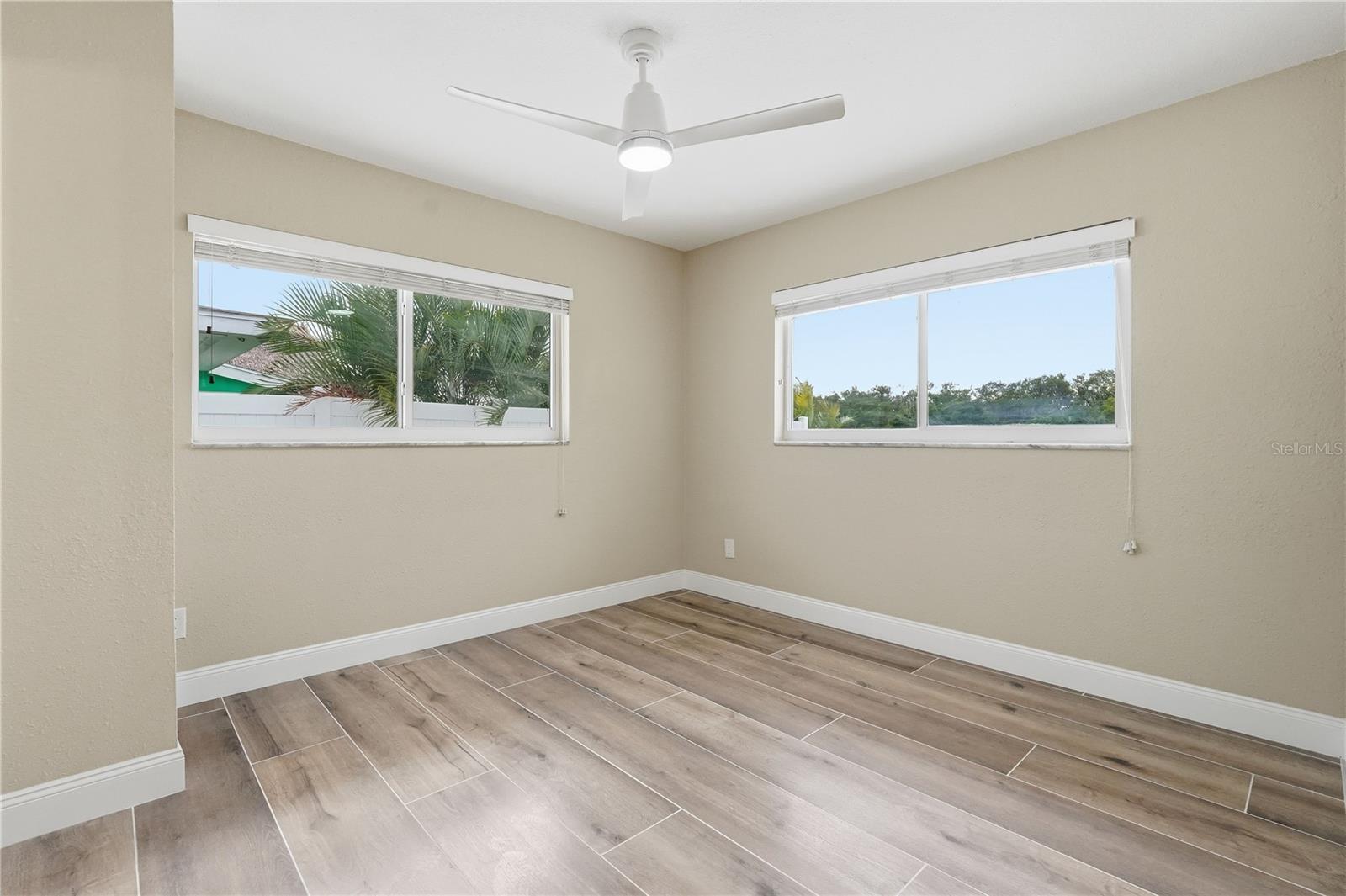 Image 23 of 33 For 1391 Sea Gull Drive S