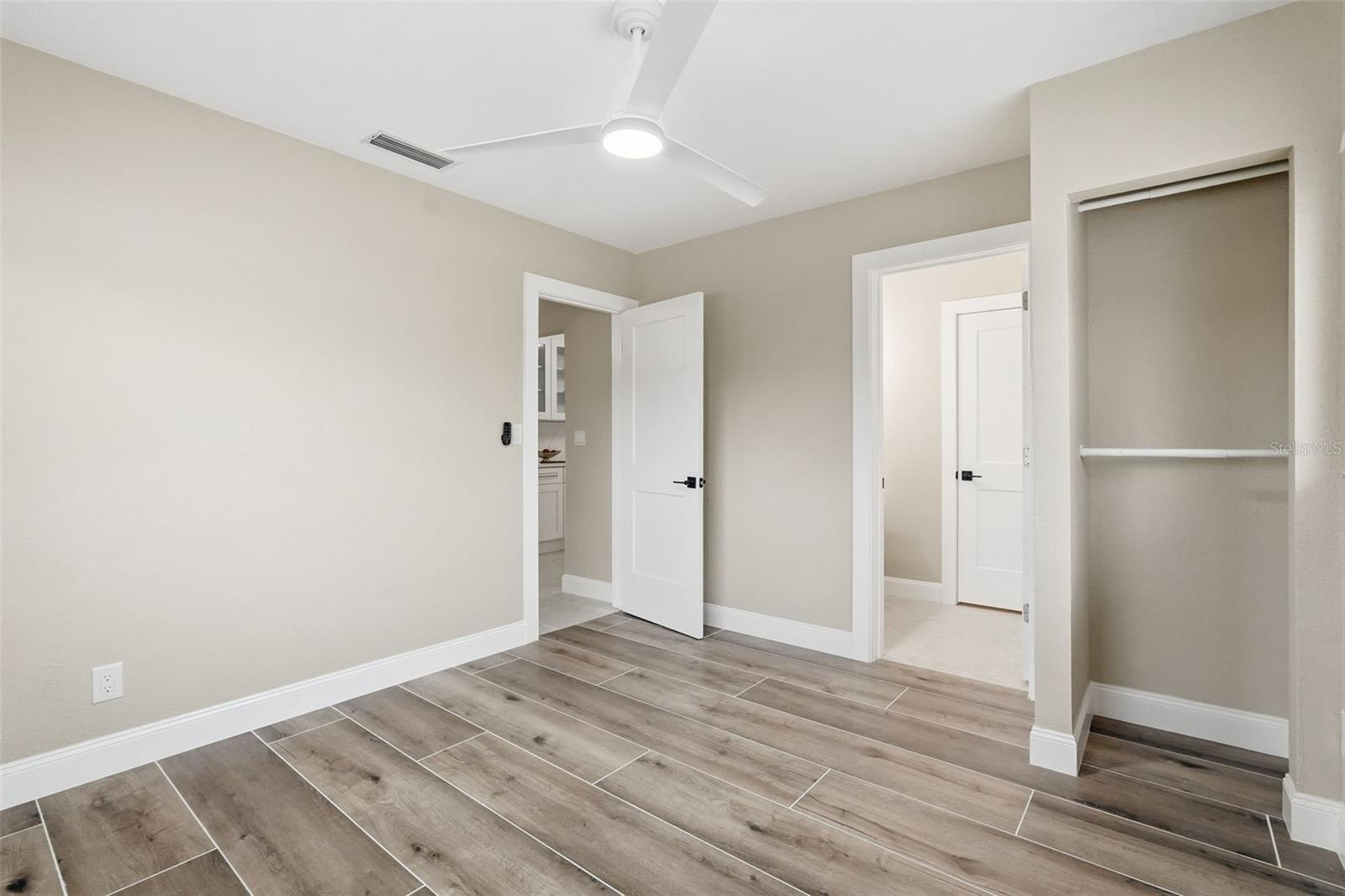 Image 24 of 33 For 1391 Sea Gull Drive S