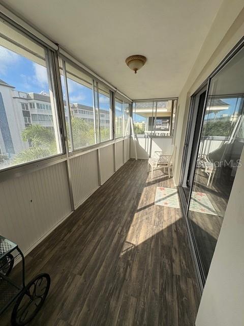 Image 10 of 24 For 147 Bluff View Drive 303