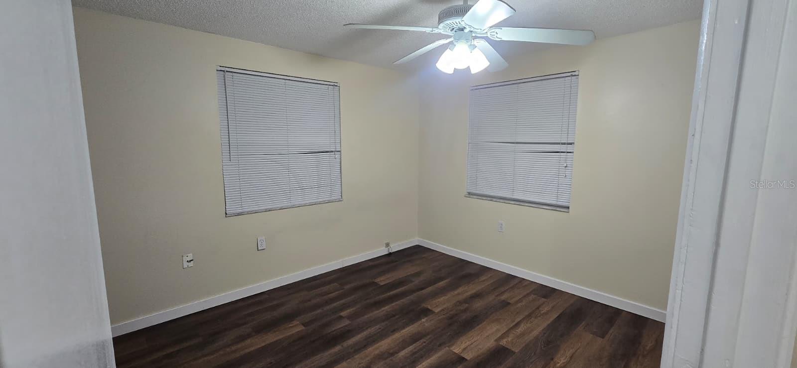 Image 14 of 21 For 401 Skylark Lane Nw