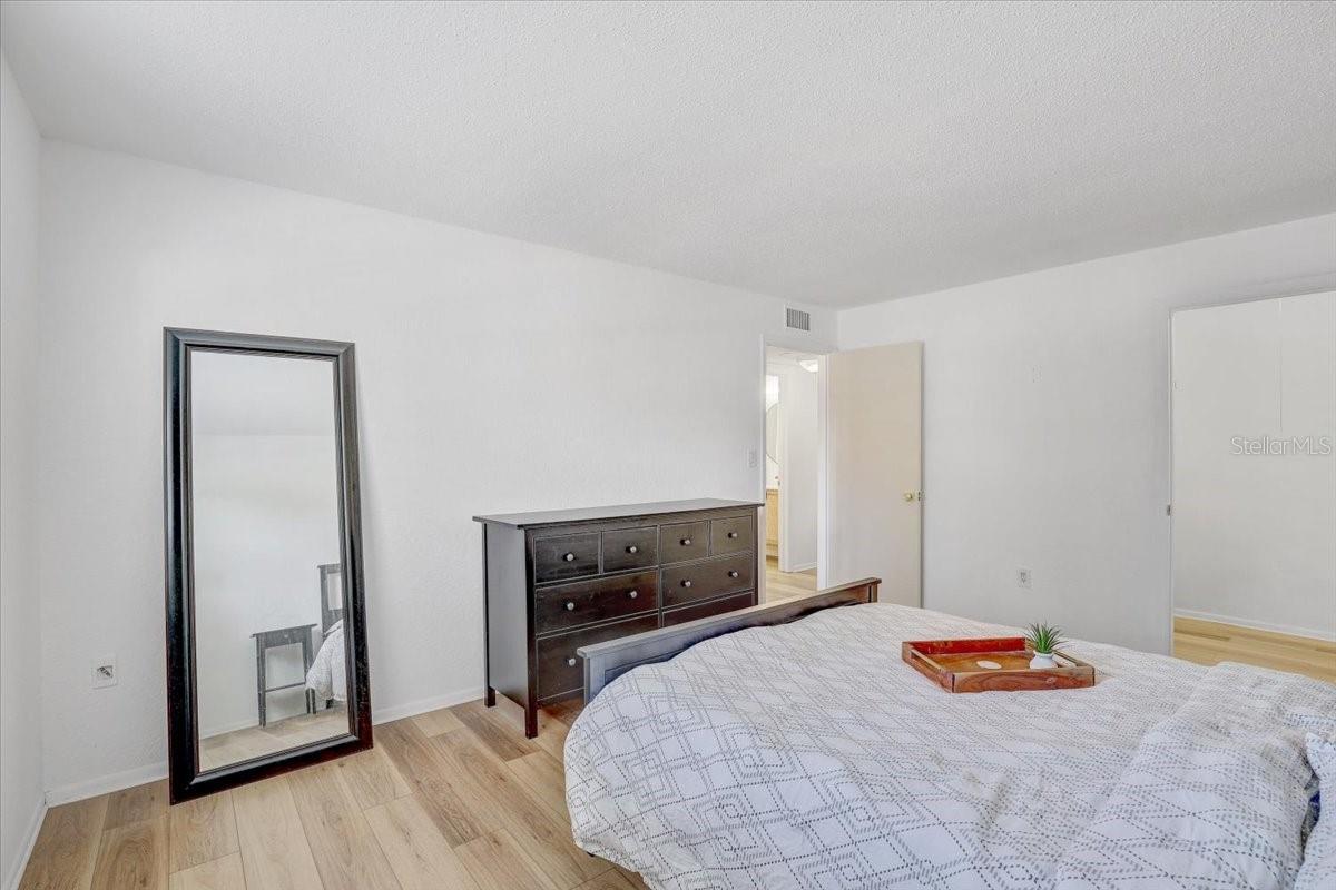 Image 4 of 34 For 350 79th Avenue N 204