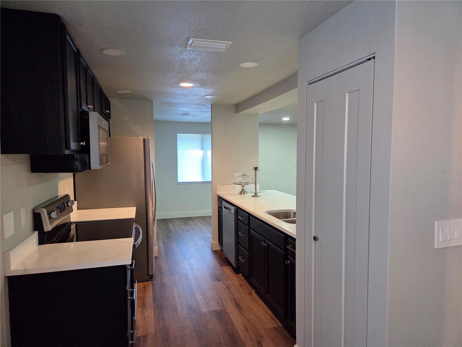 Image 11 of 26 For 604 Timber Bay Circle E