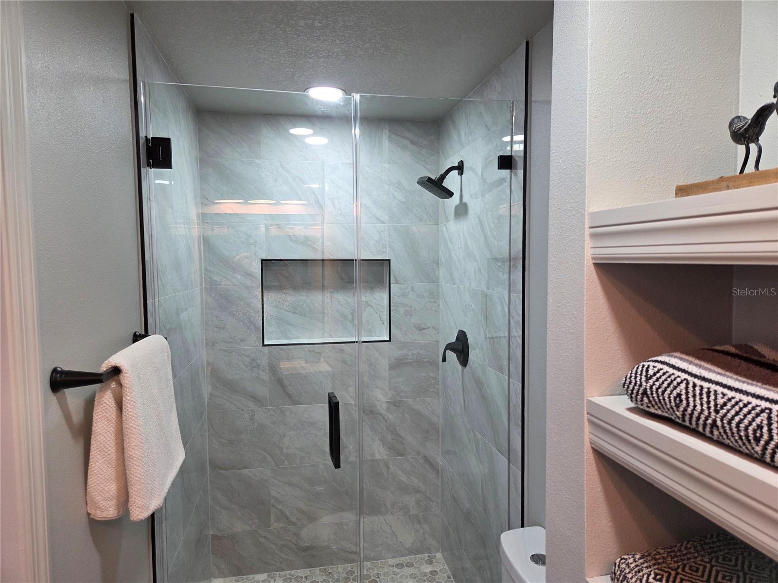 Image 17 of 26 For 604 Timber Bay Circle E