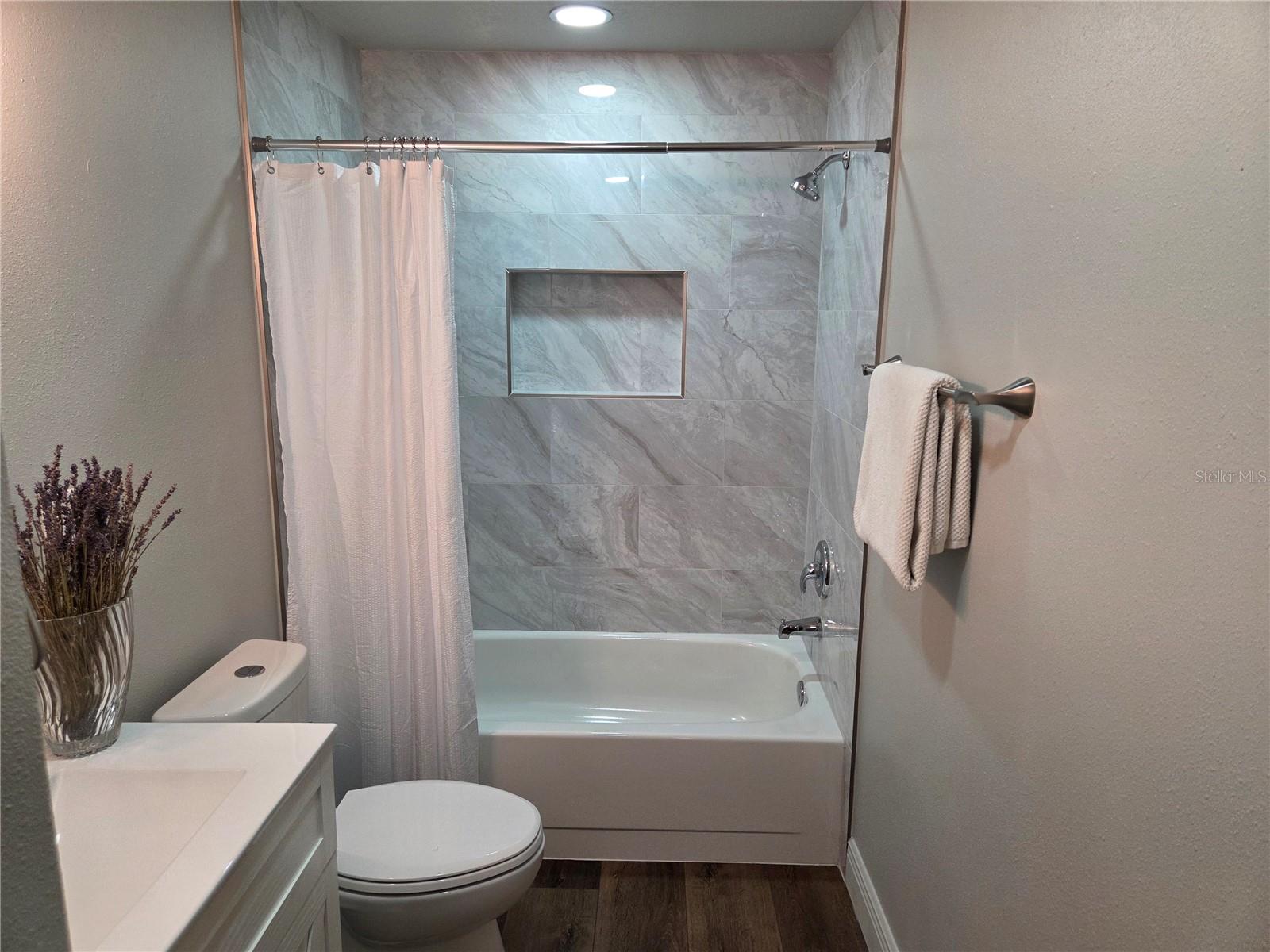 Image 20 of 26 For 604 Timber Bay Circle E