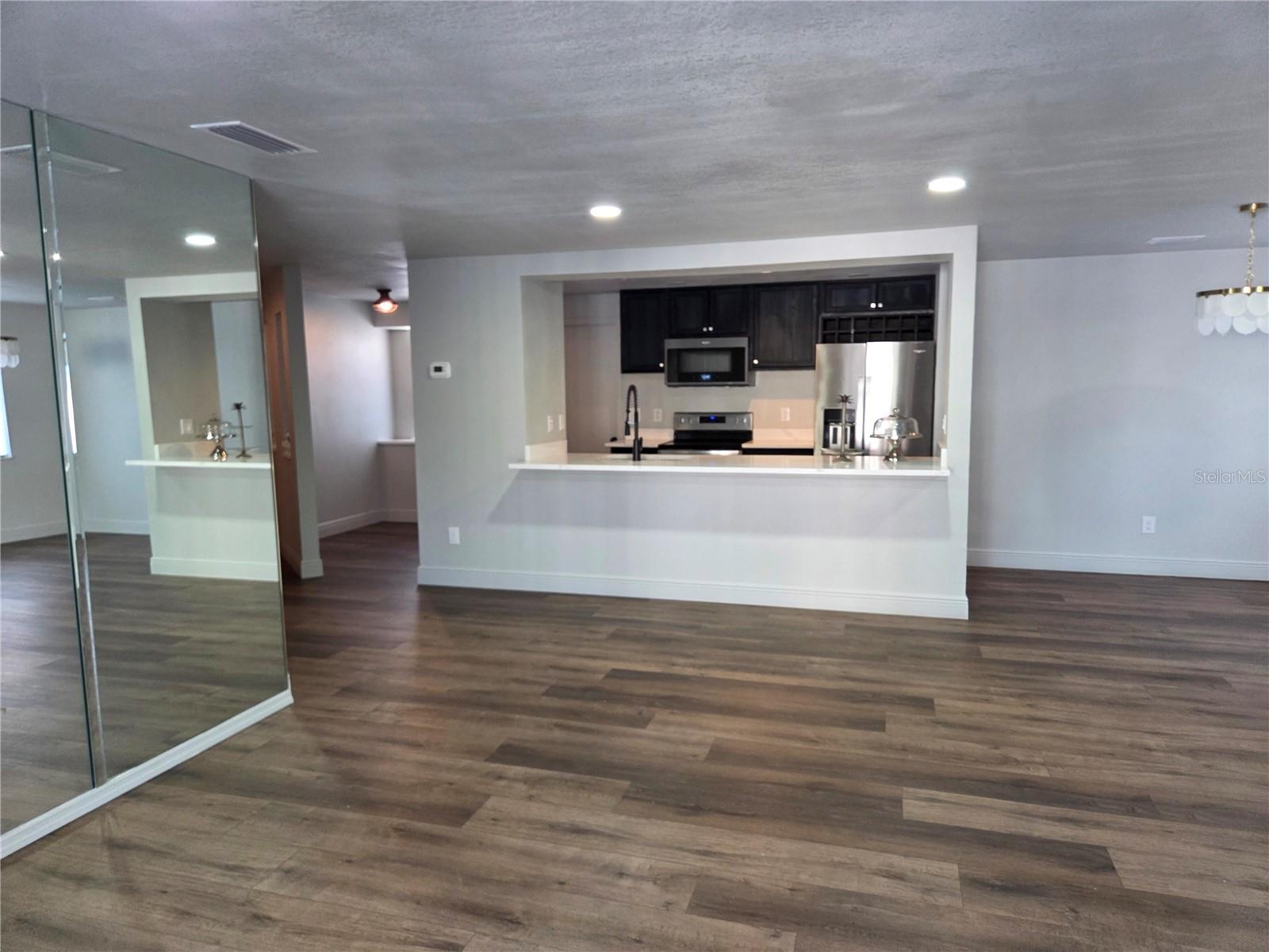 Image 3 of 26 For 604 Timber Bay Circle E