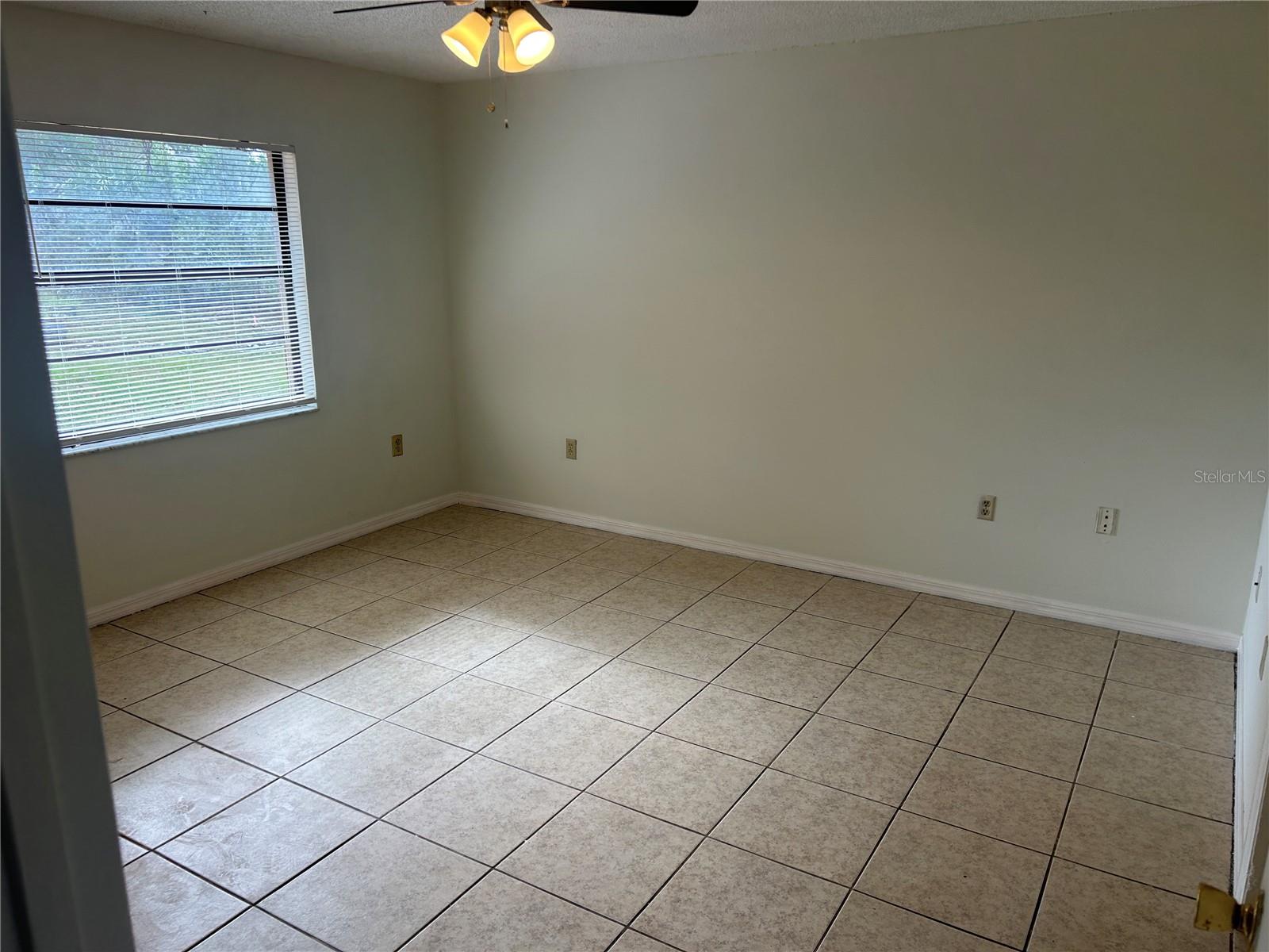 Image 11 of 27 For 6168 Mariner Boulevard