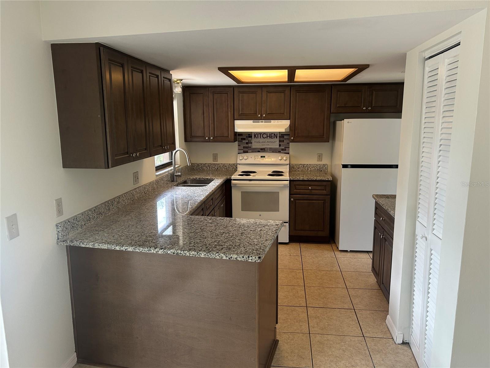 Image 3 of 27 For 6168 Mariner Boulevard