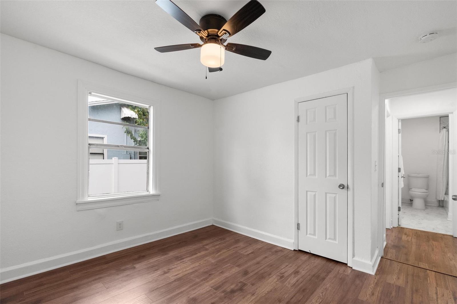 Image 16 of 30 For 2331 16th Avenue S