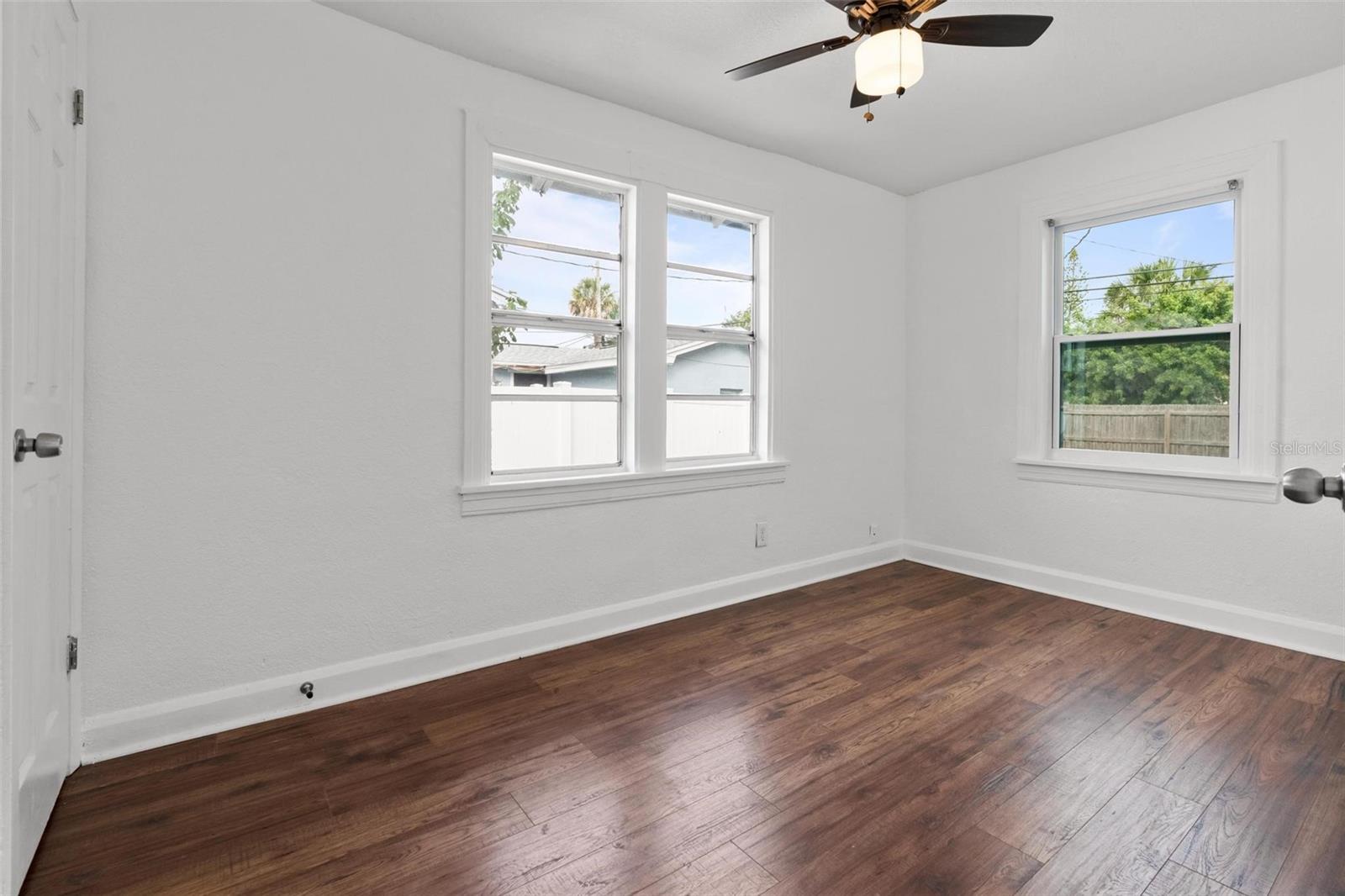 Image 17 of 30 For 2331 16th Avenue S