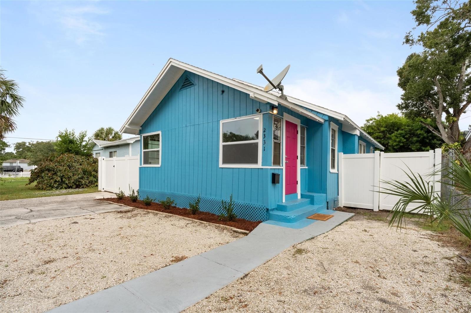 Image 2 of 30 For 2331 16th Avenue S