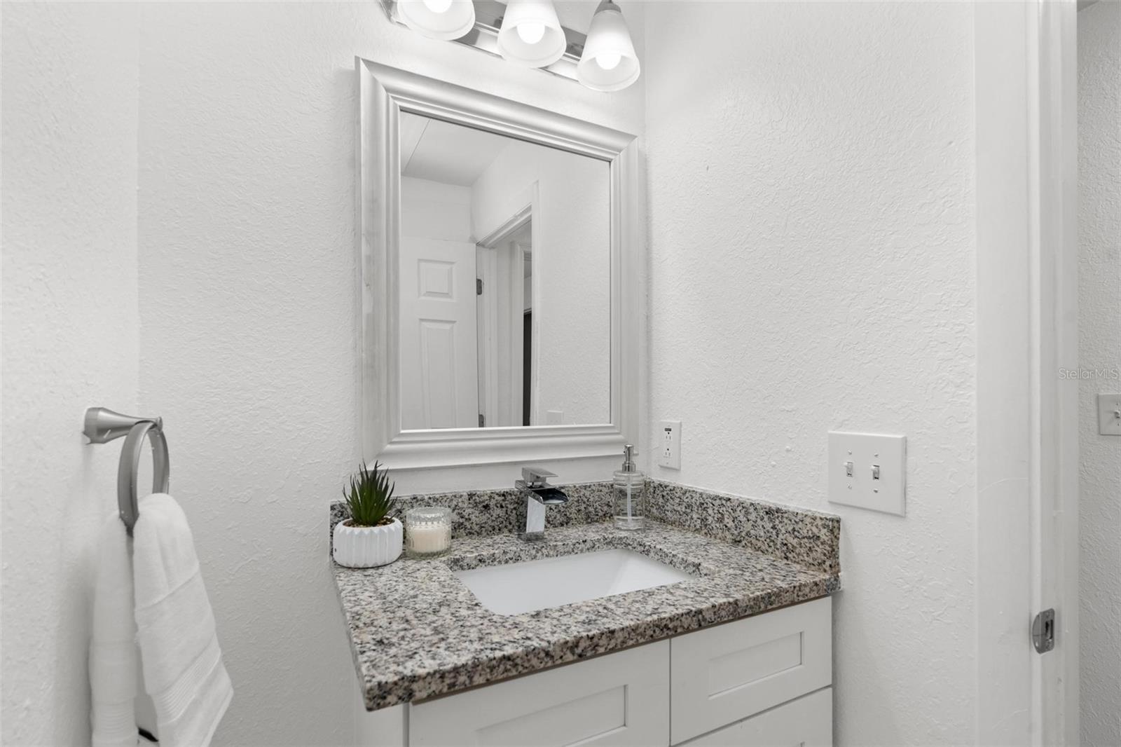 Image 21 of 30 For 2331 16th Avenue S