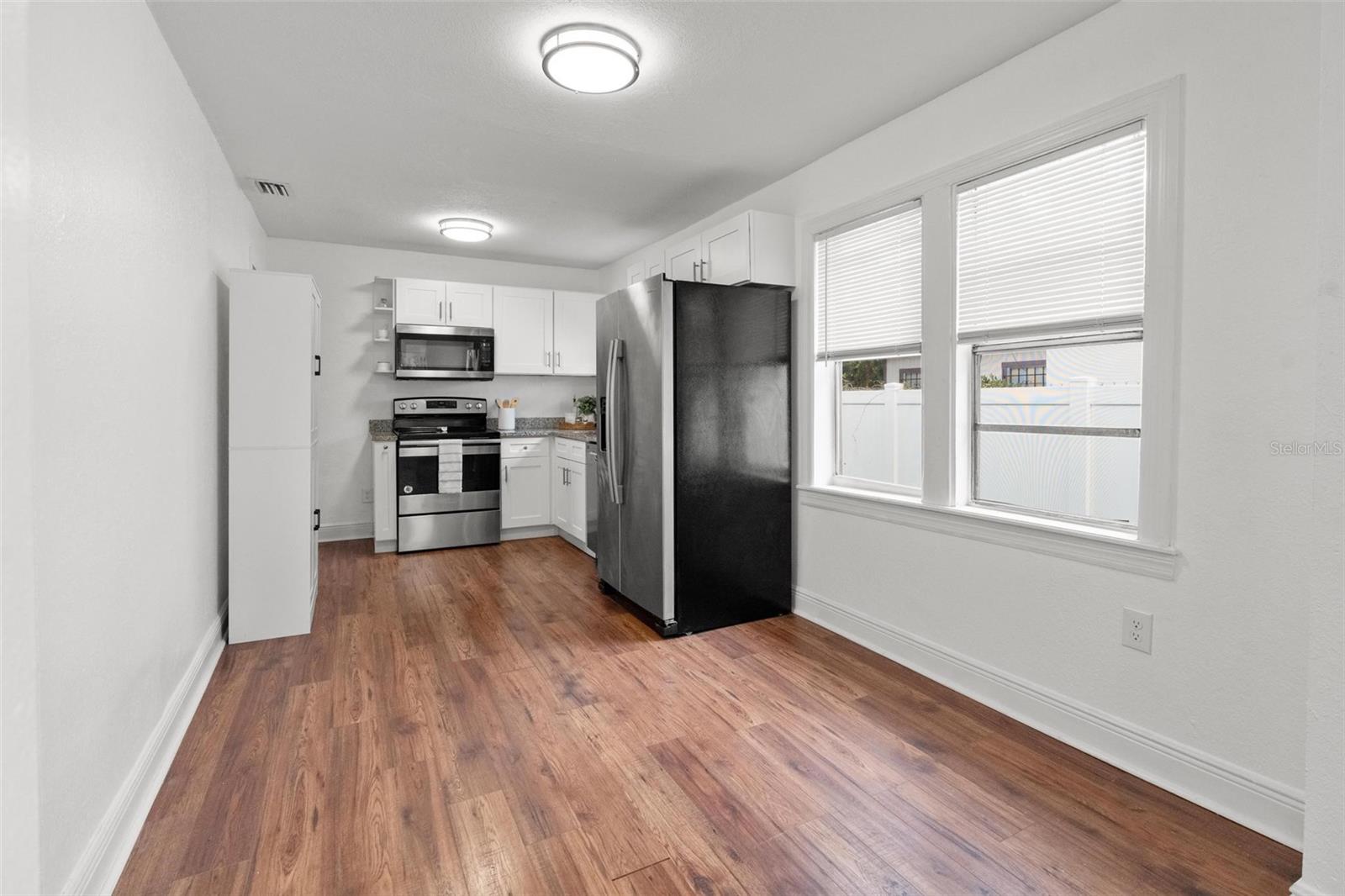 Image 23 of 30 For 2331 16th Avenue S