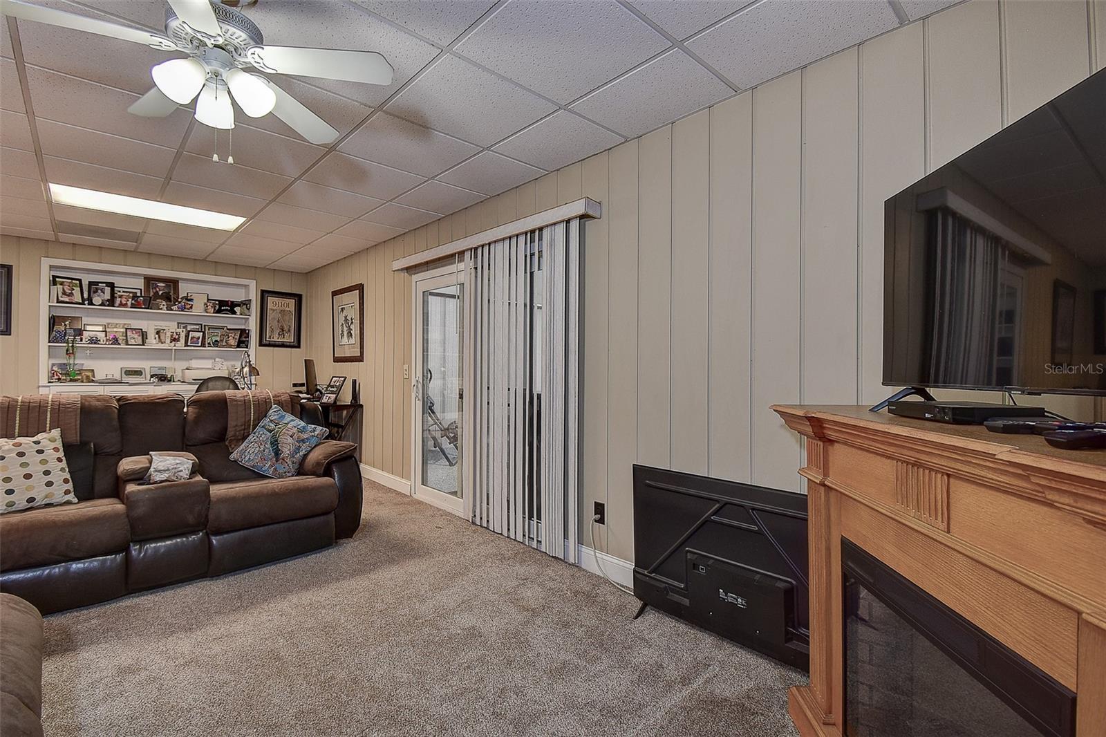 Image 13 of 30 For 594 Deville Drive E