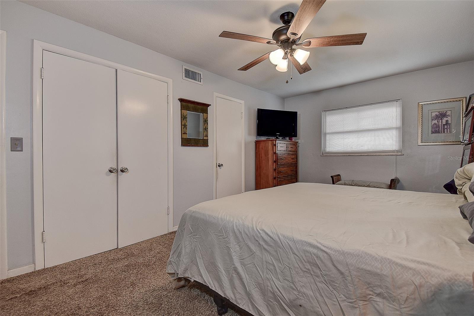 Image 15 of 30 For 594 Deville Drive E