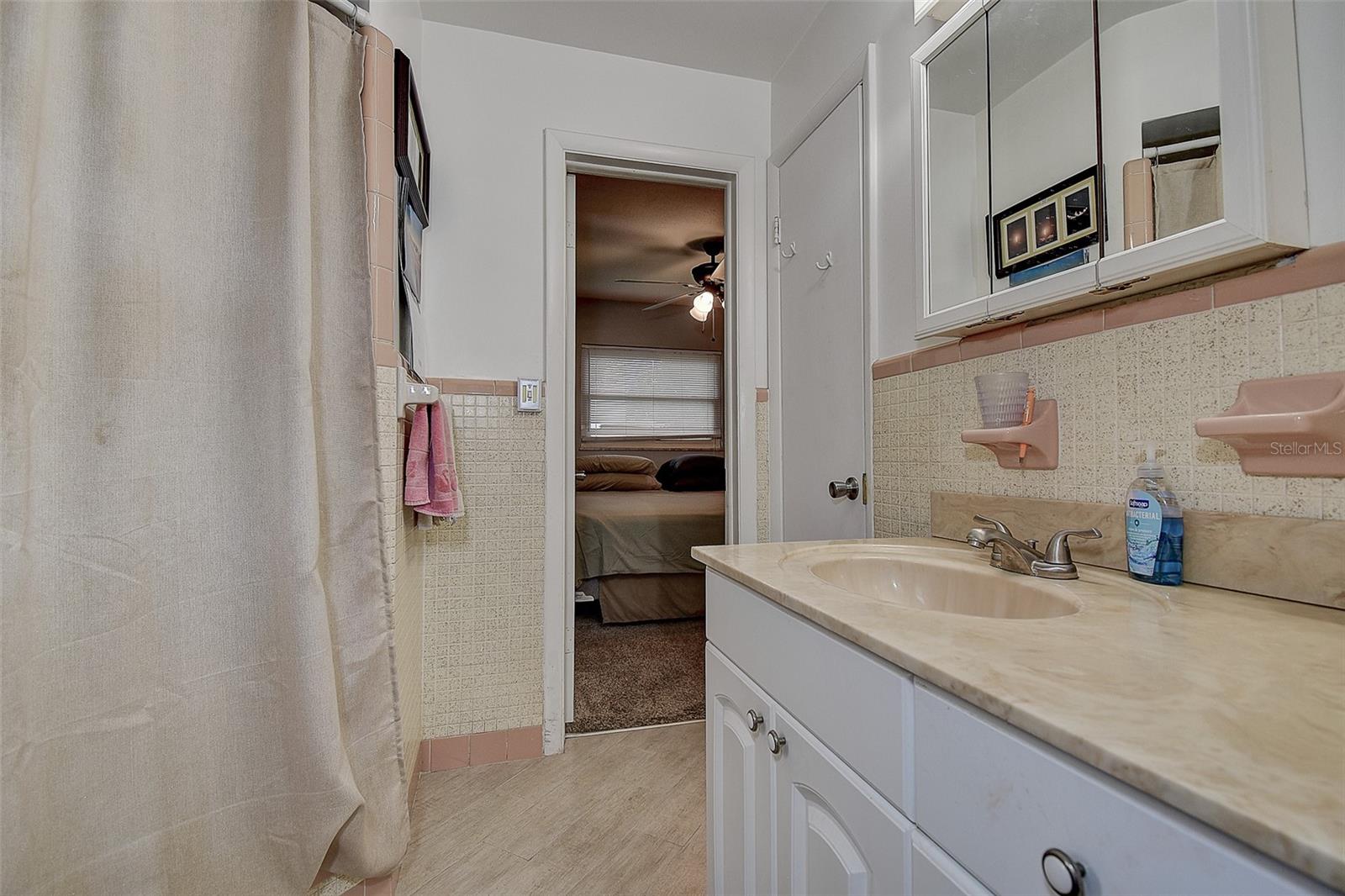 Image 17 of 30 For 594 Deville Drive E