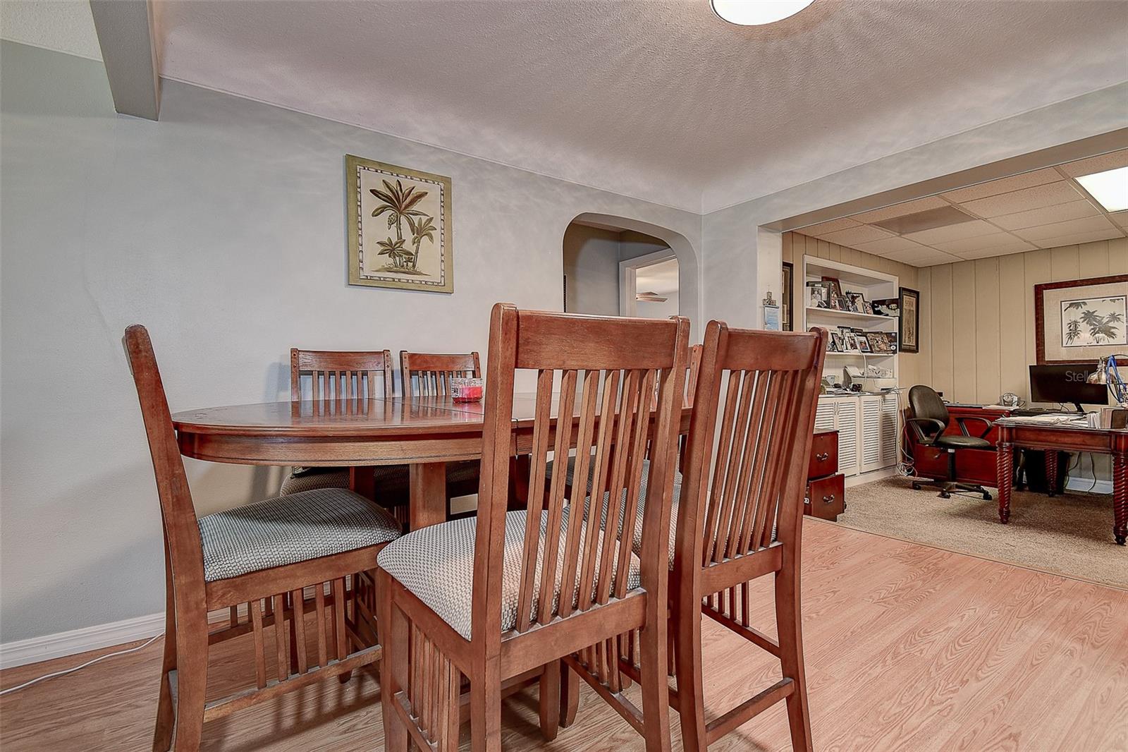 Image 7 of 30 For 594 Deville Drive E