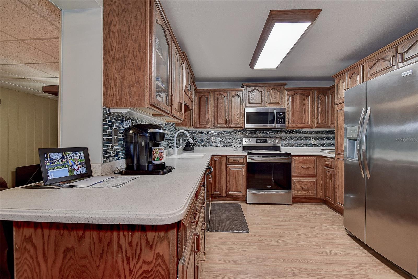 Image 8 of 30 For 594 Deville Drive E