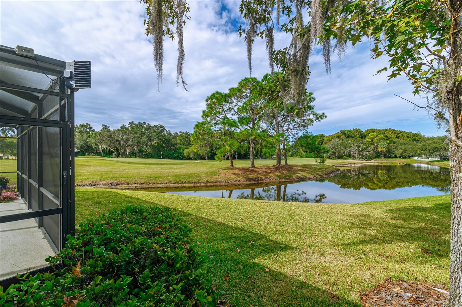 Image 21 of 74 For 4992 Augusta Avenue