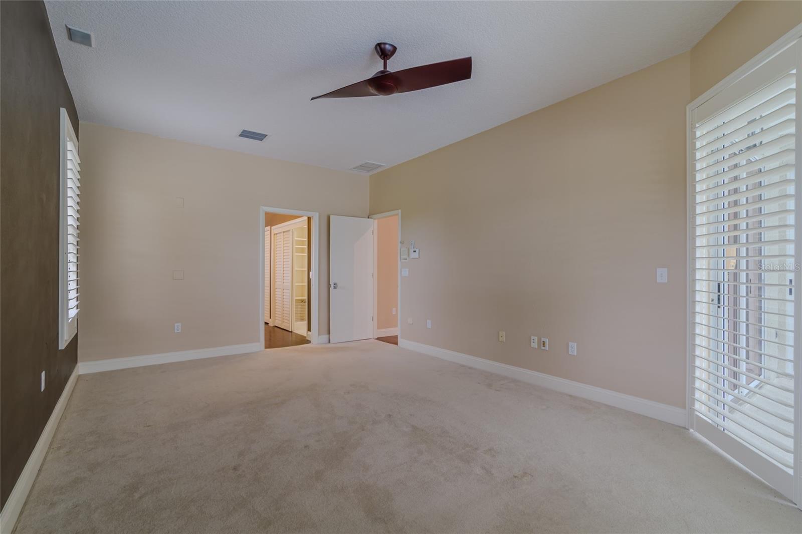 Image 36 of 74 For 4992 Augusta Avenue