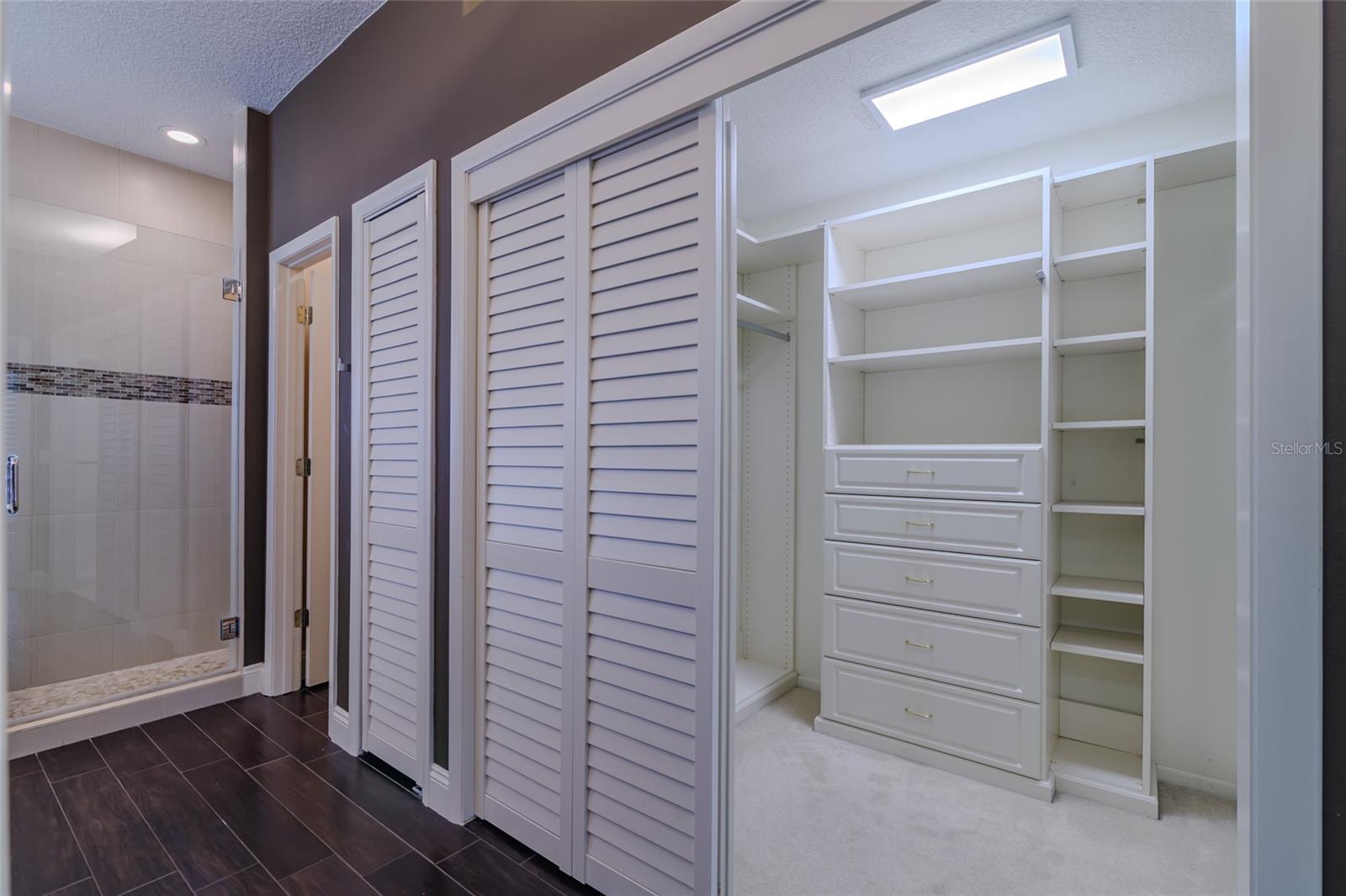 Image 38 of 74 For 4992 Augusta Avenue