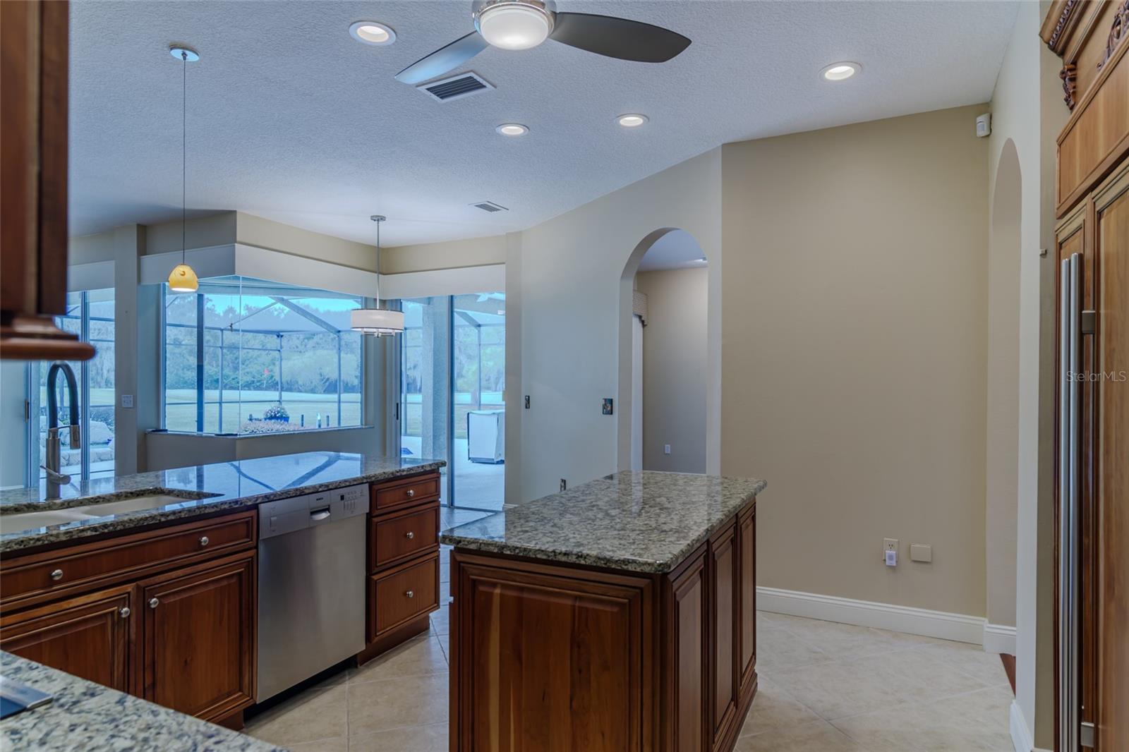 Image 44 of 74 For 4992 Augusta Avenue