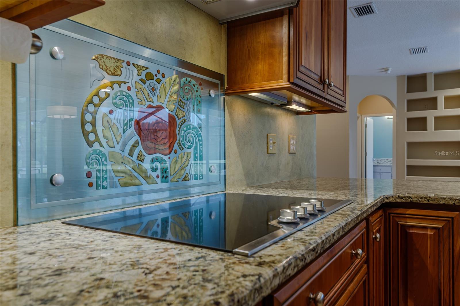 Image 45 of 74 For 4992 Augusta Avenue