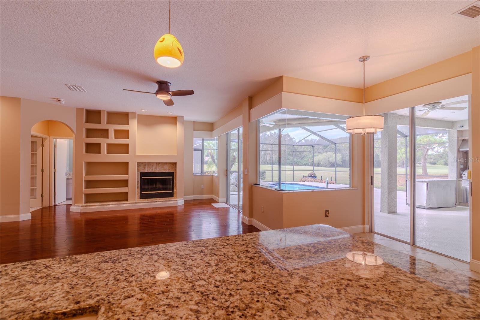 Image 52 of 74 For 4992 Augusta Avenue