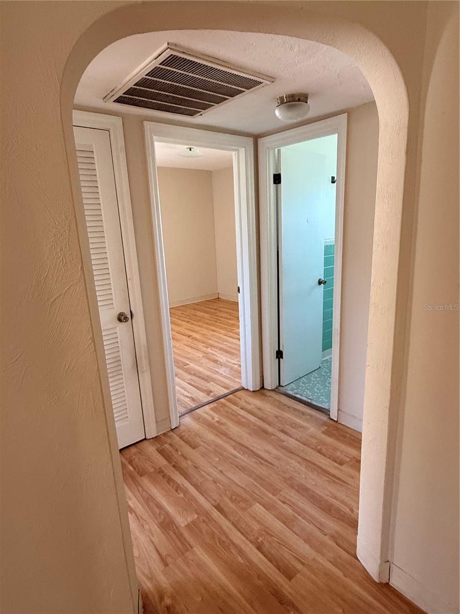 Image 5 of 12 For 1008 Maryland Avenue