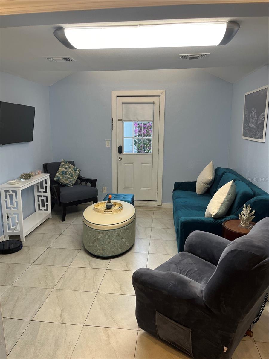 Image 3 of 11 For 1367 Michigan Avenue