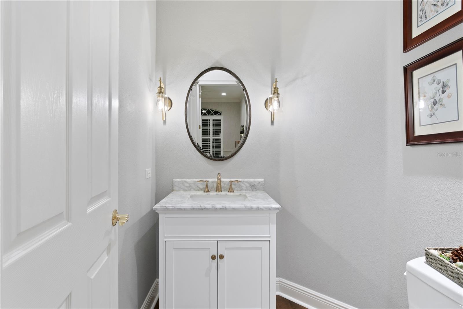 Listing photo id 11 for 15817 Sorawater Drive